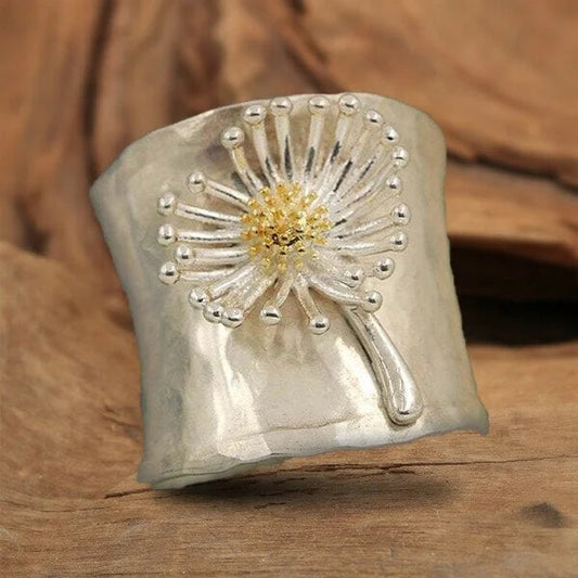 Anillo ancho elegante con motivo de margarita en flor