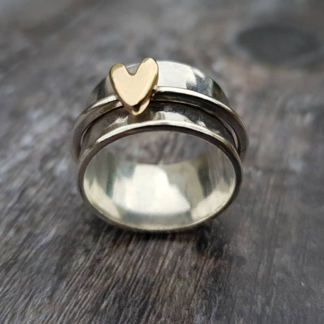 Anillo de Plata con Corazón Dorado Vintage Encantador