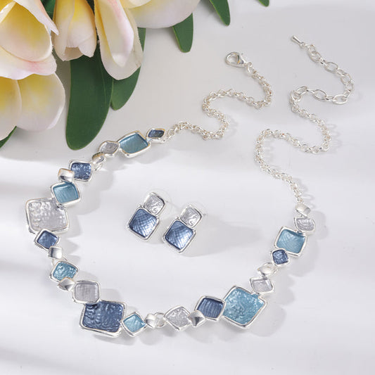 Collar Geométrico Elegante con Decoración de Esmalte Azul