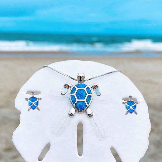 Elegante conjunto de ópalo y plata: collar y pendientes con encantadora tortuga marina