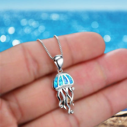 Fascinante collar de Medusa de opal brillante y plata de alta calidad, decorado con piedras de circonia brillantes