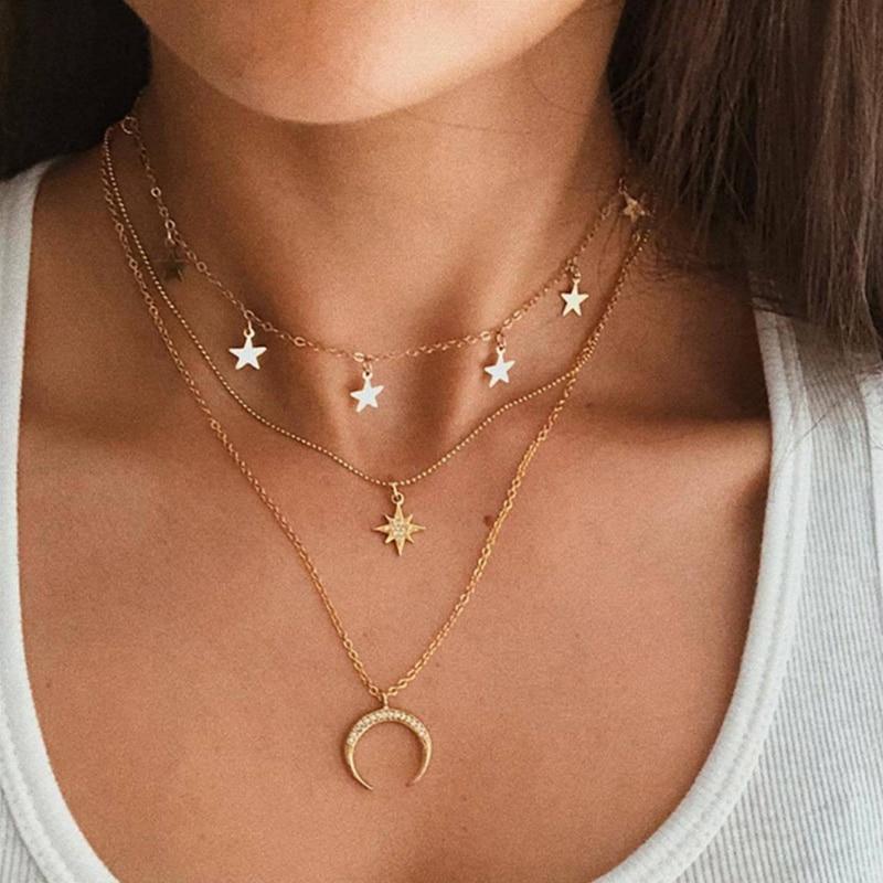 Elegante cadena de luna plateada para un estilo atemporal