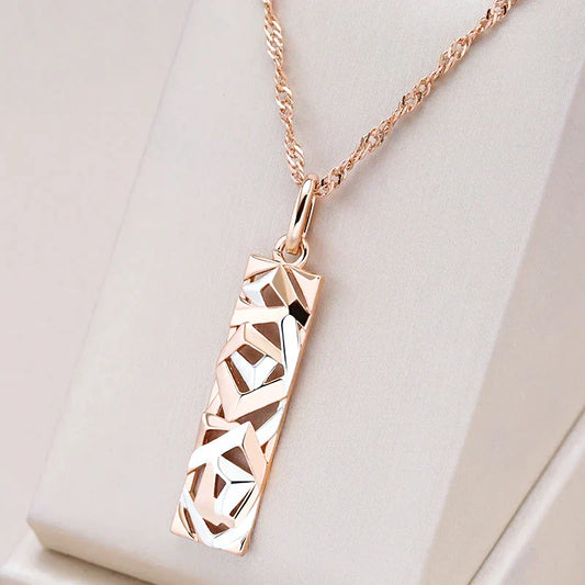 Collar elegante en plata y oro de alta calidad