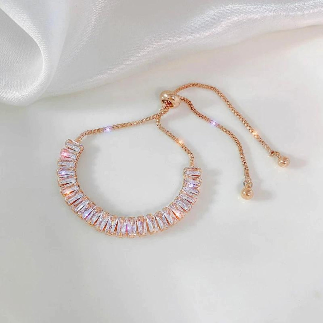 Elegante pulsera ajustable de zirconia cúbica brillante en elegante oro y plata