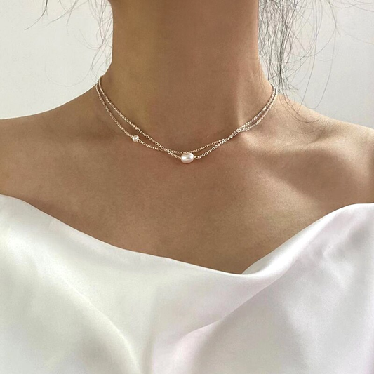 Elegante collar de perlas de agua dulce brillantes