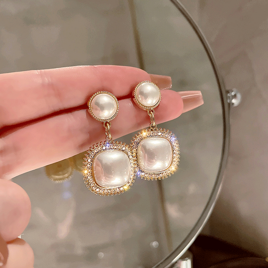 Pendientes cuadrados de perlas brillantes y elegantes para un toque de sofisticación