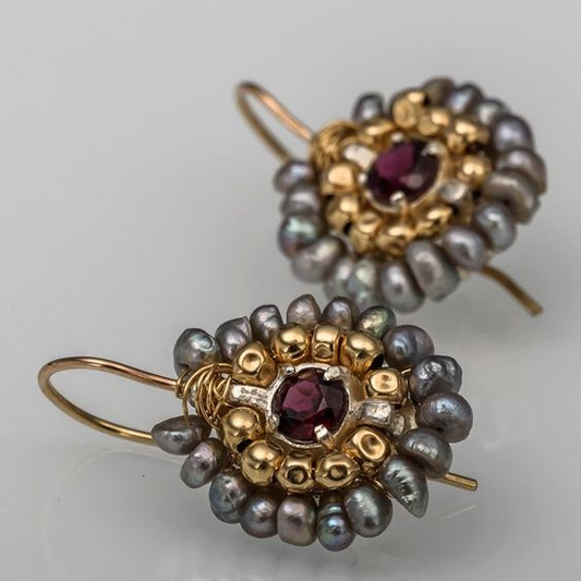 Exquisitas Pendientes de Oro Vintage con Impresionantes Piedras Grises