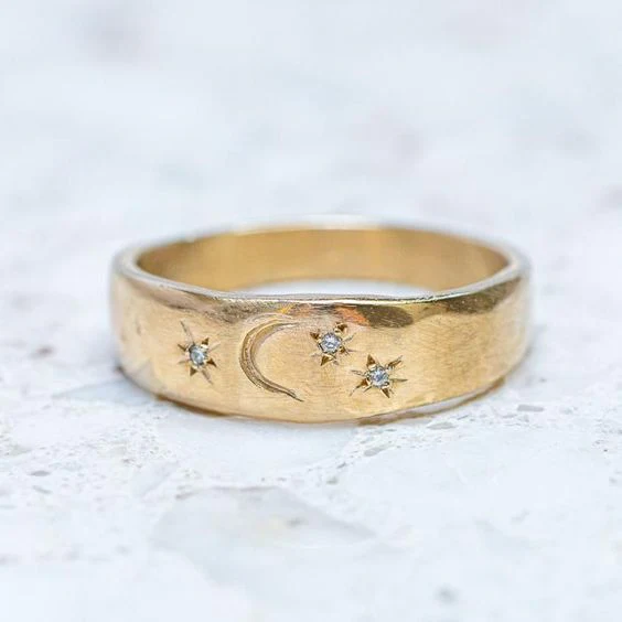 Anillo Nocturno de Oro Estilizado con Plata Vintage