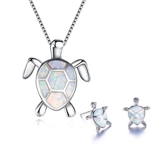 Elegante conjunto de ópalo y plata: collar y pendientes con encantadora tortuga marina