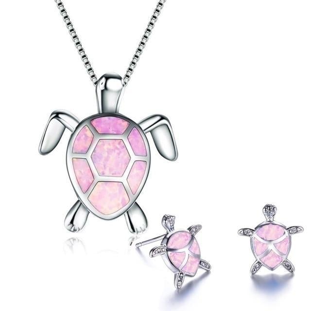 Elegante conjunto de ópalo y plata: collar y pendientes con encantadora tortuga marina