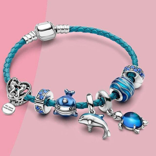 Brazaletes Elegantes Inspirados en el Océano con Charms de Cuero y Plata